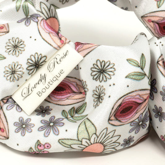 SCRUNCHIE WHITE SUMMER VULVA