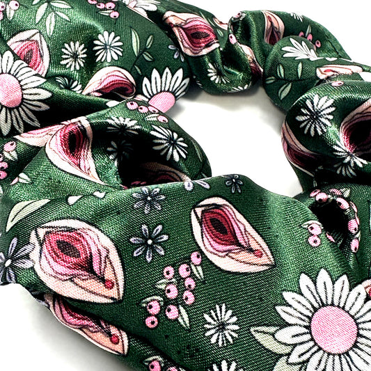 SCRUNCHIE GREEN SUMMER VULVA